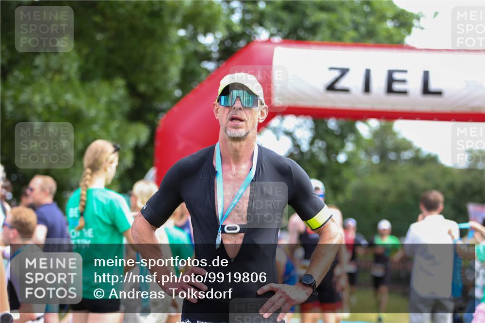 21.06.2026 - 29. Vierlanden-Triathlon Andreas Tolksdorf http://msf.ph/oto/9919806 21.06.2026 12:57:18 Ziel 14, 721, 925, 929, 973, 980 meine-sportfotos.de