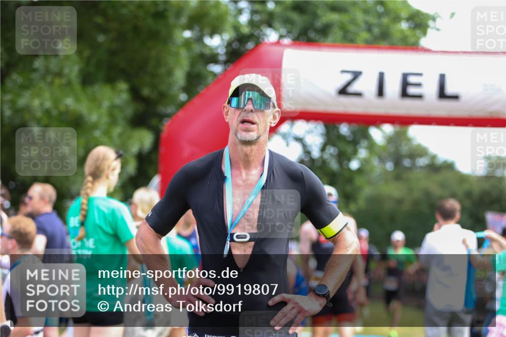 21.06.2026 - 29. Vierlanden-Triathlon Andreas Tolksdorf http://msf.ph/oto/9919807 21.06.2026 12:57:18 Ziel 14, 721, 925, 929, 973, 980 meine-sportfotos.de