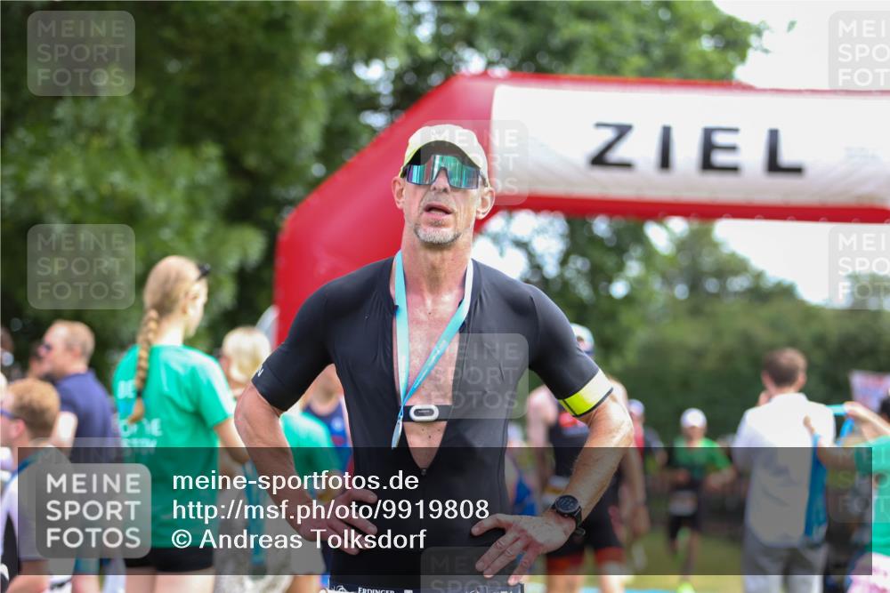 21.06.2026 - 29. Vierlanden-Triathlon Andreas Tolksdorf http://msf.ph/oto/9919808 21.06.2026 12:57:18 Ziel 14, 721, 925, 929, 973, 980 meine-sportfotos.de