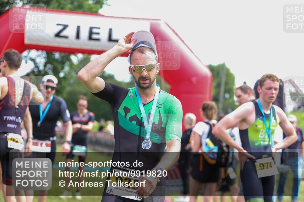21.06.2026 - 29. Vierlanden-Triathlon Andreas Tolksdorf http://msf.ph/oto/9919820 21.06.2026 12:57:27 Ziel 88, 721, 973 meine-sportfotos.de