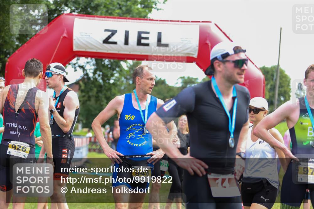 21.06.2026 - 29. Vierlanden-Triathlon Andreas Tolksdorf http://msf.ph/oto/9919822 21.06.2026 12:57:33 Ziel 78, 88 meine-sportfotos.de