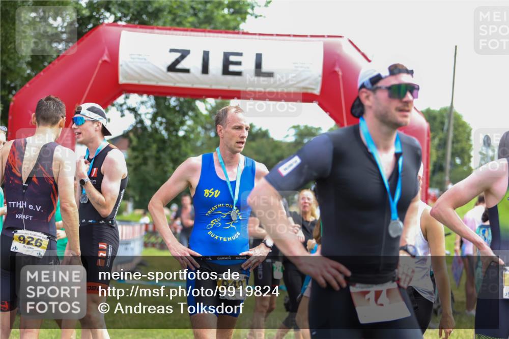 21.06.2026 - 29. Vierlanden-Triathlon Andreas Tolksdorf http://msf.ph/oto/9919824 21.06.2026 12:57:33 Ziel 78, 88 meine-sportfotos.de