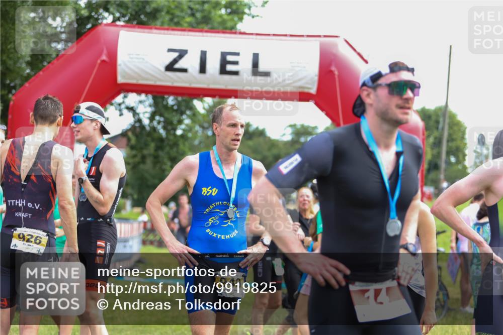 21.06.2026 - 29. Vierlanden-Triathlon Andreas Tolksdorf http://msf.ph/oto/9919825 21.06.2026 12:57:33 Ziel 78, 88 meine-sportfotos.de