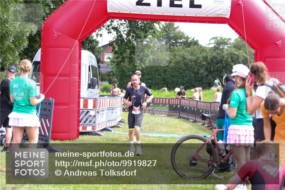 21.06.2026 - 29. Vierlanden-Triathlon Andreas Tolksdorf http://msf.ph/oto/9919827 21.06.2026 12:57:47 Ziel 78, 106, 706, 945 meine-sportfotos.de