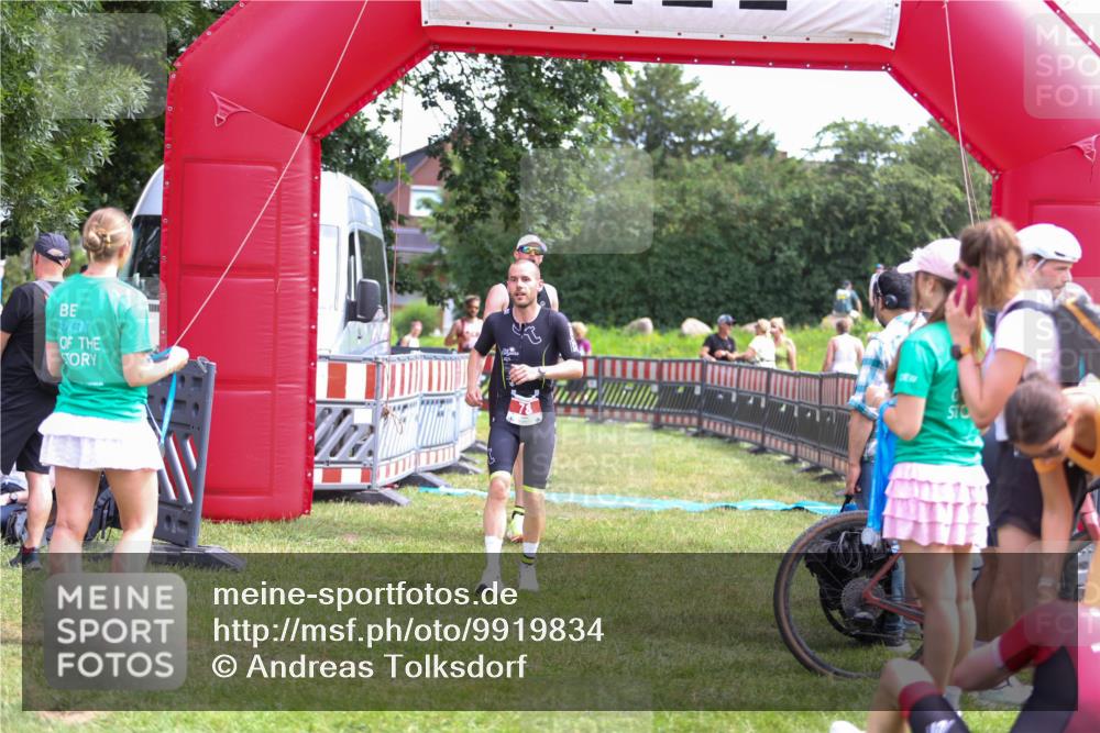 21.06.2026 - 29. Vierlanden-Triathlon Andreas Tolksdorf http://msf.ph/oto/9919834 21.06.2026 12:57:47 Ziel 78, 106, 706, 945 meine-sportfotos.de