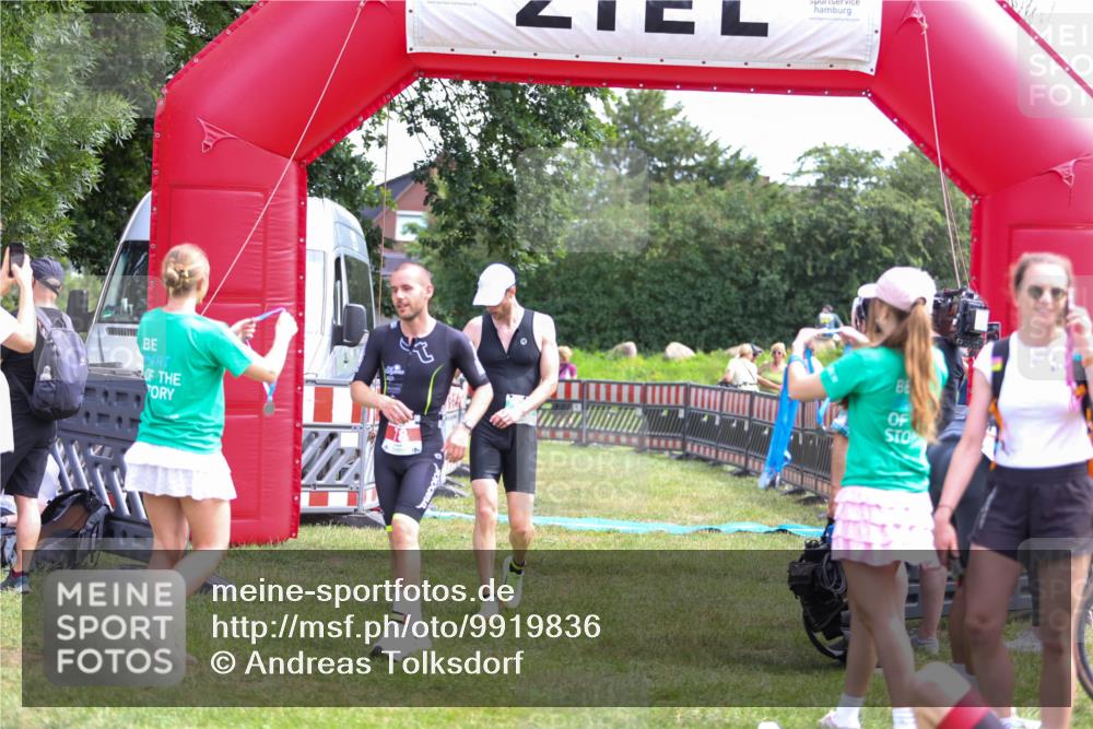 21.06.2026 - 29. Vierlanden-Triathlon Andreas Tolksdorf http://msf.ph/oto/9919836 21.06.2026 12:57:49 Ziel 78, 106, 706, 945 meine-sportfotos.de