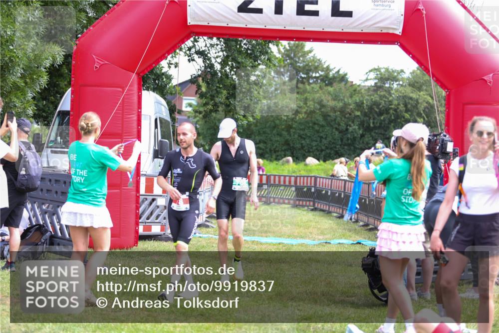 21.06.2026 - 29. Vierlanden-Triathlon Andreas Tolksdorf http://msf.ph/oto/9919837 21.06.2026 12:57:49 Ziel 78, 106, 706, 945 meine-sportfotos.de