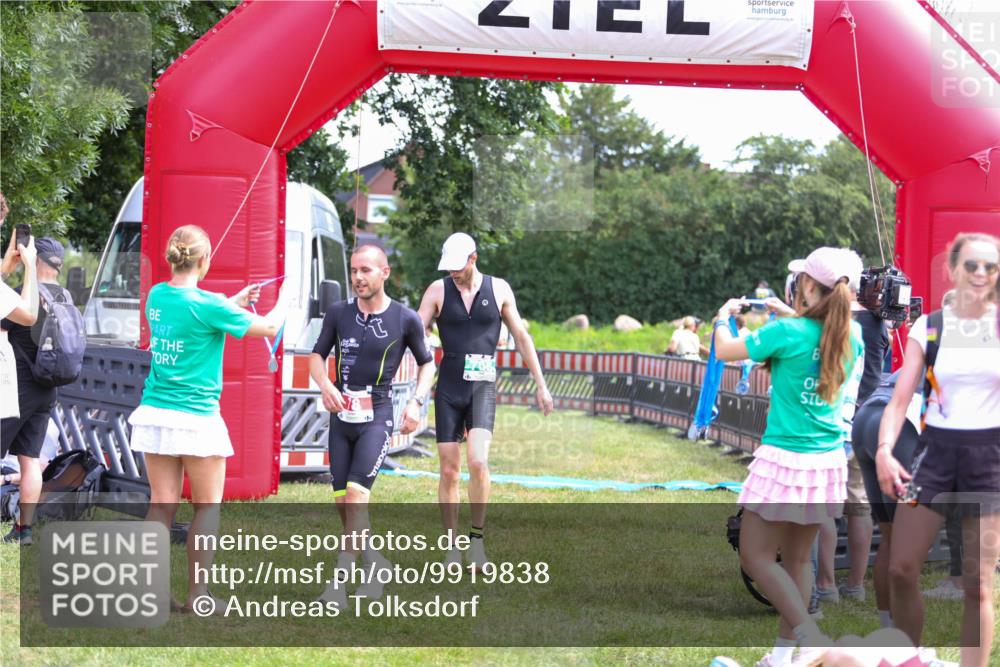 21.06.2026 - 29. Vierlanden-Triathlon Andreas Tolksdorf http://msf.ph/oto/9919838 21.06.2026 12:57:49 Ziel 78, 106, 706, 945 meine-sportfotos.de