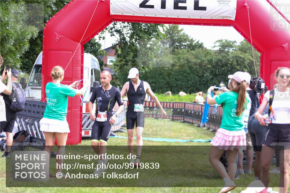 21.06.2026 - 29. Vierlanden-Triathlon Andreas Tolksdorf http://msf.ph/oto/9919839 21.06.2026 12:57:49 Ziel 78, 106, 706, 945 meine-sportfotos.de