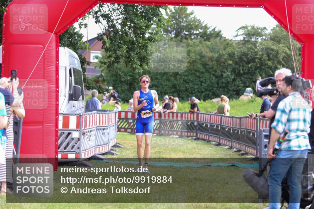 21.06.2026 - 29. Vierlanden-Triathlon Andreas Tolksdorf http://msf.ph/oto/9919884 21.06.2026 12:58:58 Ziel 196, 947 meine-sportfotos.de