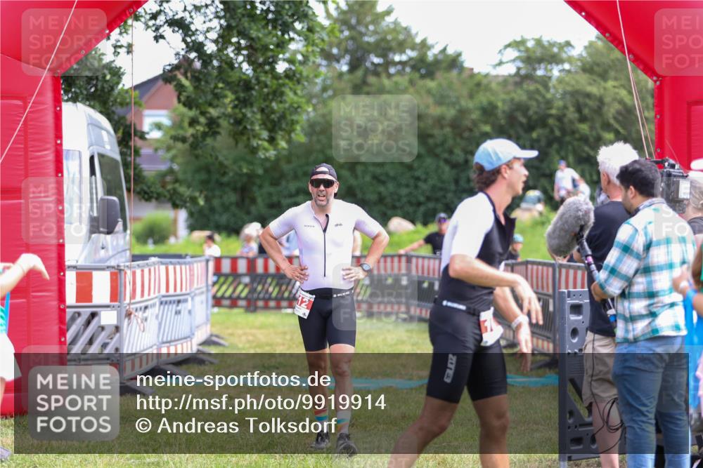21.06.2026 - 29. Vierlanden-Triathlon Andreas Tolksdorf http://msf.ph/oto/9919914 21.06.2026 12:59:39 Ziel 112 meine-sportfotos.de