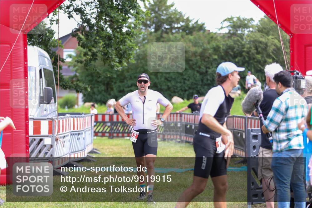 21.06.2026 - 29. Vierlanden-Triathlon Andreas Tolksdorf http://msf.ph/oto/9919915 21.06.2026 12:59:39 Ziel 112 meine-sportfotos.de