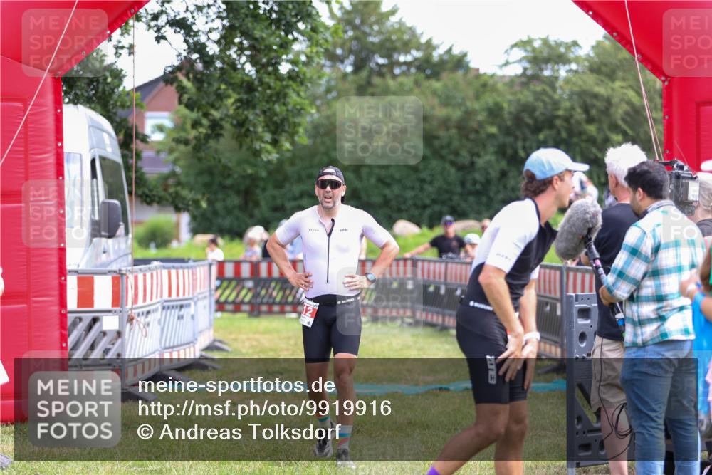 21.06.2026 - 29. Vierlanden-Triathlon Andreas Tolksdorf http://msf.ph/oto/9919916 21.06.2026 12:59:39 Ziel 112 meine-sportfotos.de