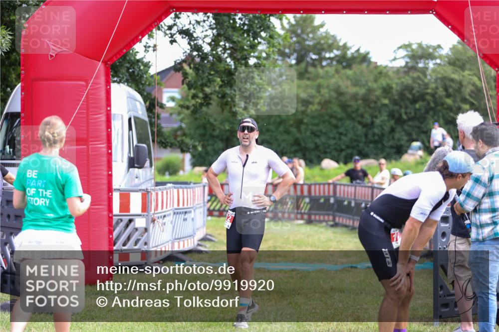 21.06.2026 - 29. Vierlanden-Triathlon Andreas Tolksdorf http://msf.ph/oto/9919920 21.06.2026 12:59:40 Ziel 112 meine-sportfotos.de
