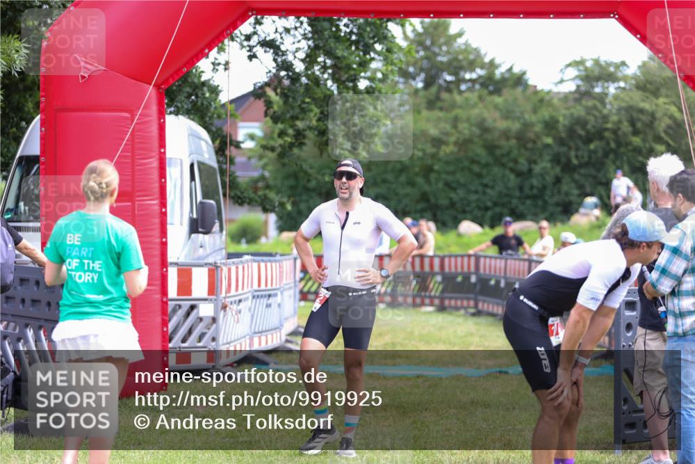 21.06.2026 - 29. Vierlanden-Triathlon Andreas Tolksdorf http://msf.ph/oto/9919925 21.06.2026 12:59:40 Ziel 112 meine-sportfotos.de
