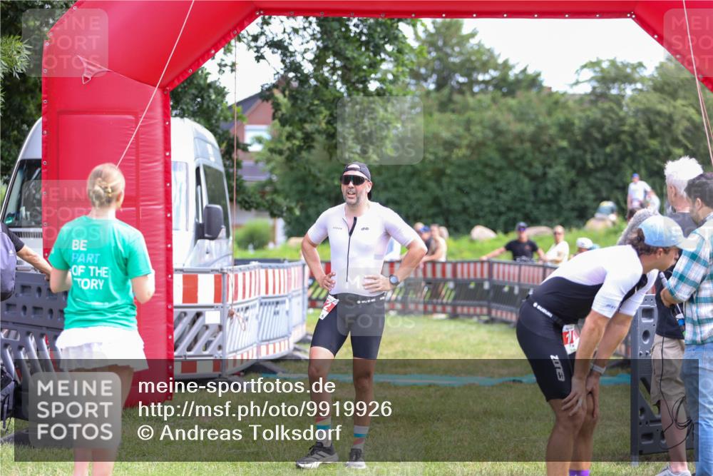 21.06.2026 - 29. Vierlanden-Triathlon Andreas Tolksdorf http://msf.ph/oto/9919926 21.06.2026 12:59:40 Ziel 112 meine-sportfotos.de