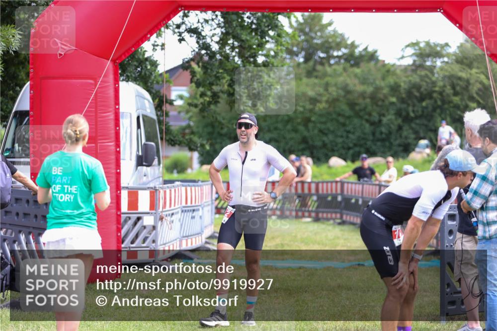 21.06.2026 - 29. Vierlanden-Triathlon Andreas Tolksdorf http://msf.ph/oto/9919927 21.06.2026 12:59:40 Ziel 112 meine-sportfotos.de