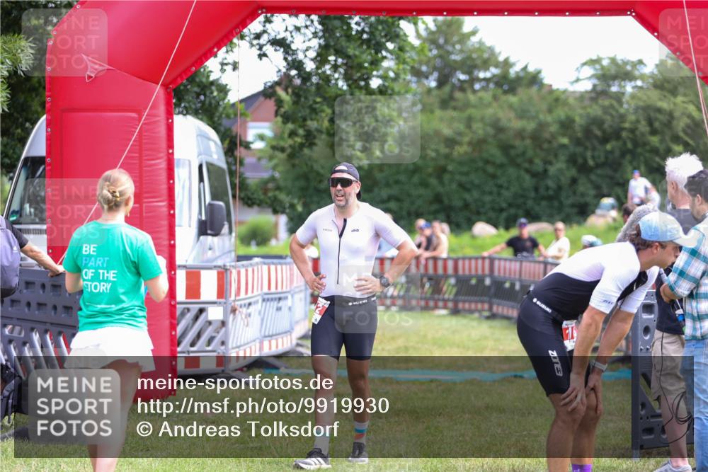 21.06.2026 - 29. Vierlanden-Triathlon Andreas Tolksdorf http://msf.ph/oto/9919930 21.06.2026 12:59:40 Ziel 112 meine-sportfotos.de