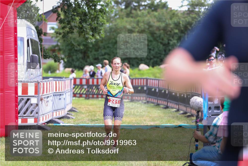 21.06.2026 - 29. Vierlanden-Triathlon Andreas Tolksdorf http://msf.ph/oto/9919963 21.06.2026 13:00:48 Ziel 241 meine-sportfotos.de