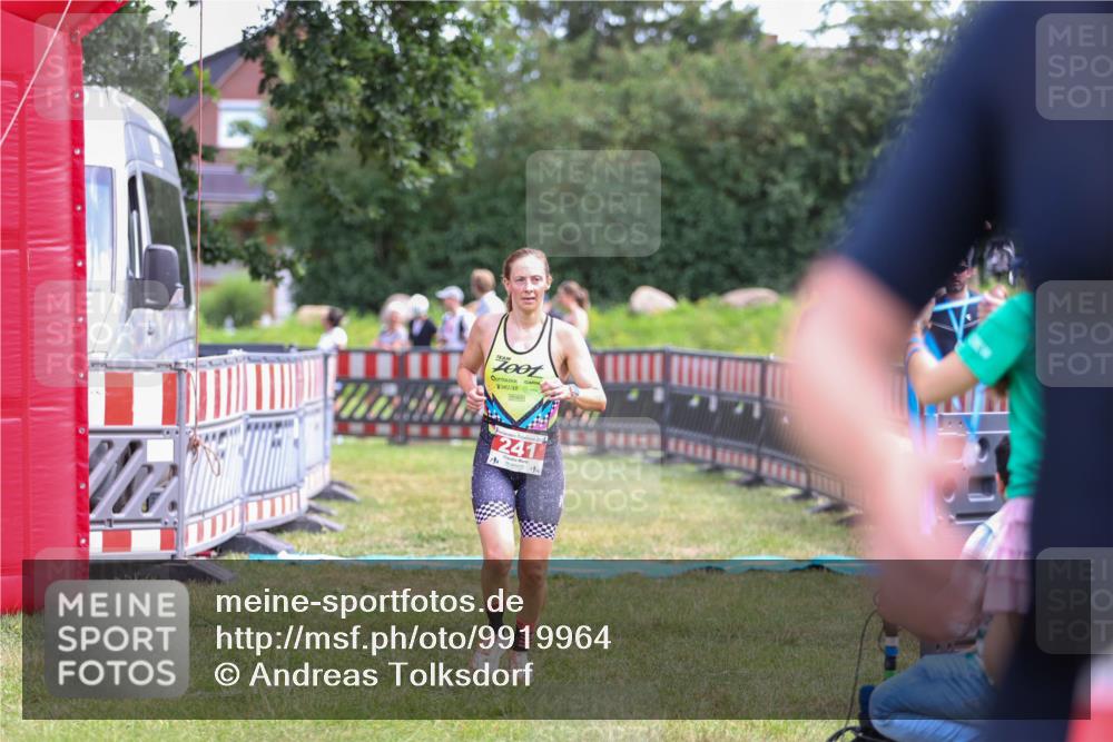 21.06.2026 - 29. Vierlanden-Triathlon Andreas Tolksdorf http://msf.ph/oto/9919964 21.06.2026 13:00:48 Ziel 241 meine-sportfotos.de