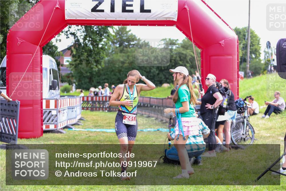 21.06.2026 - 29. Vierlanden-Triathlon Andreas Tolksdorf http://msf.ph/oto/9919967 21.06.2026 13:00:53 Ziel  meine-sportfotos.de