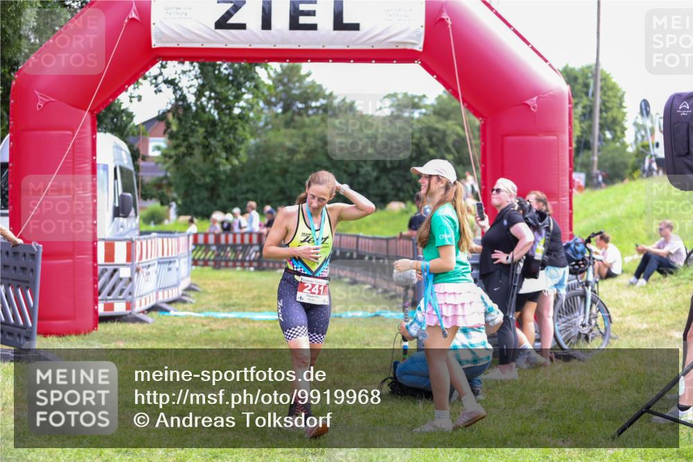 21.06.2026 - 29. Vierlanden-Triathlon Andreas Tolksdorf http://msf.ph/oto/9919968 21.06.2026 13:00:53 Ziel  meine-sportfotos.de