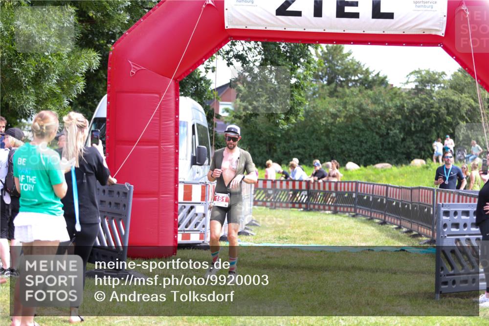 21.06.2026 - 29. Vierlanden-Triathlon Andreas Tolksdorf http://msf.ph/oto/9920003 21.06.2026 13:01:51 Ziel 161 meine-sportfotos.de