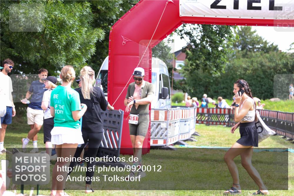 21.06.2026 - 29. Vierlanden-Triathlon Andreas Tolksdorf http://msf.ph/oto/9920012 21.06.2026 13:01:52 Ziel 161 meine-sportfotos.de