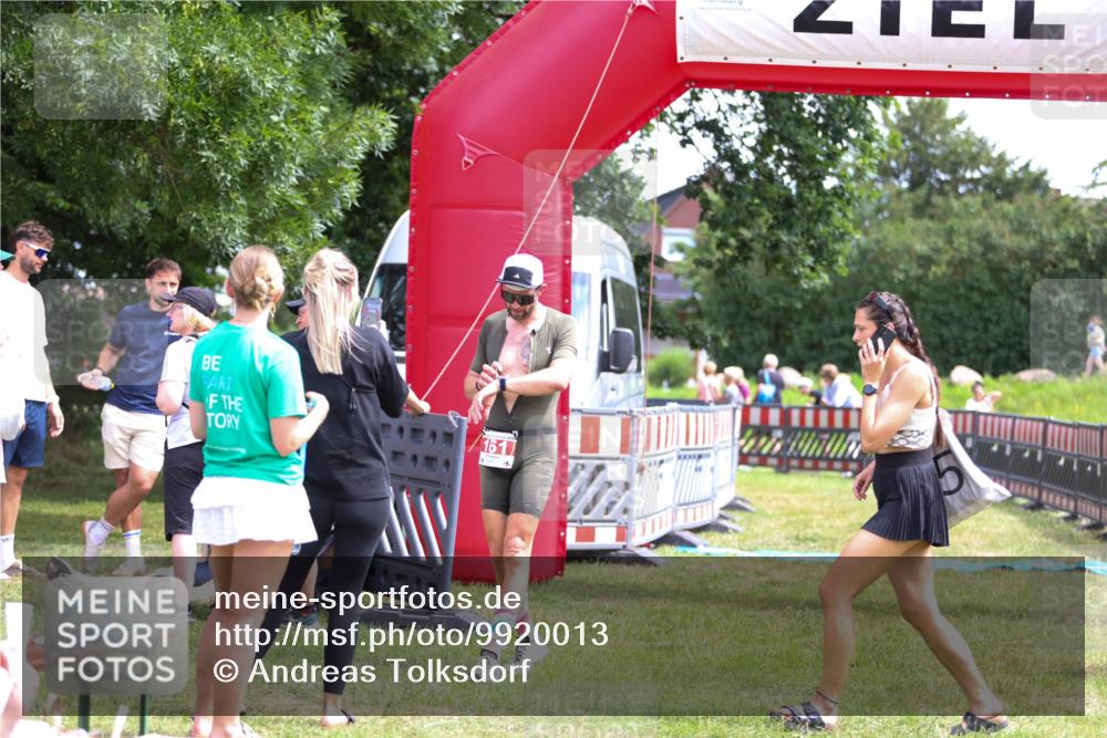 21.06.2026 - 29. Vierlanden-Triathlon Andreas Tolksdorf http://msf.ph/oto/9920013 21.06.2026 13:01:52 Ziel 161 meine-sportfotos.de