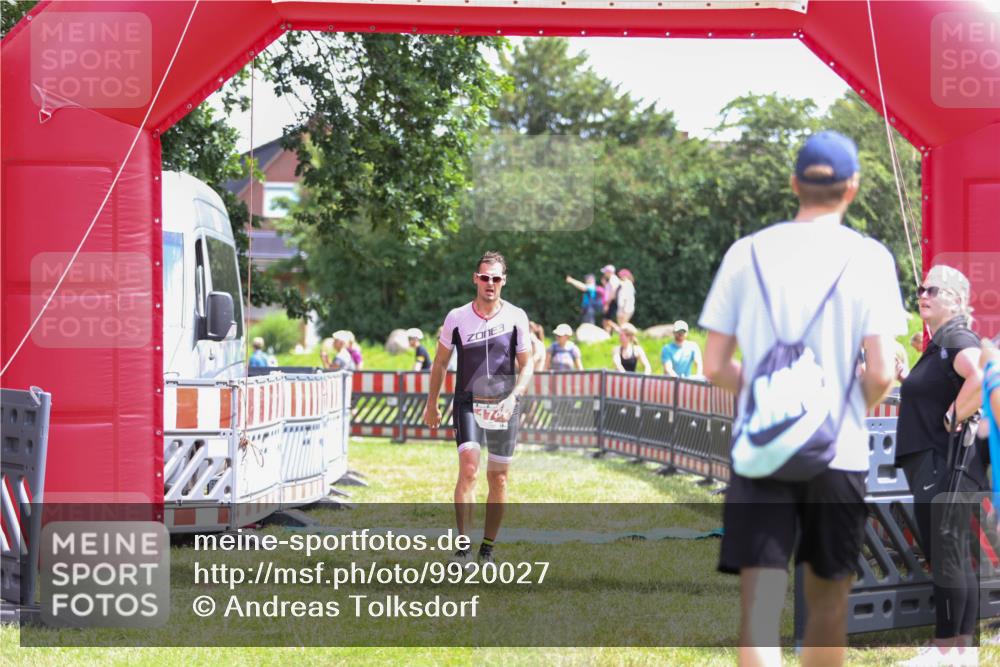 21.06.2026 - 29. Vierlanden-Triathlon Andreas Tolksdorf http://msf.ph/oto/9920027 21.06.2026 13:02:21 Ziel 174, 762 meine-sportfotos.de