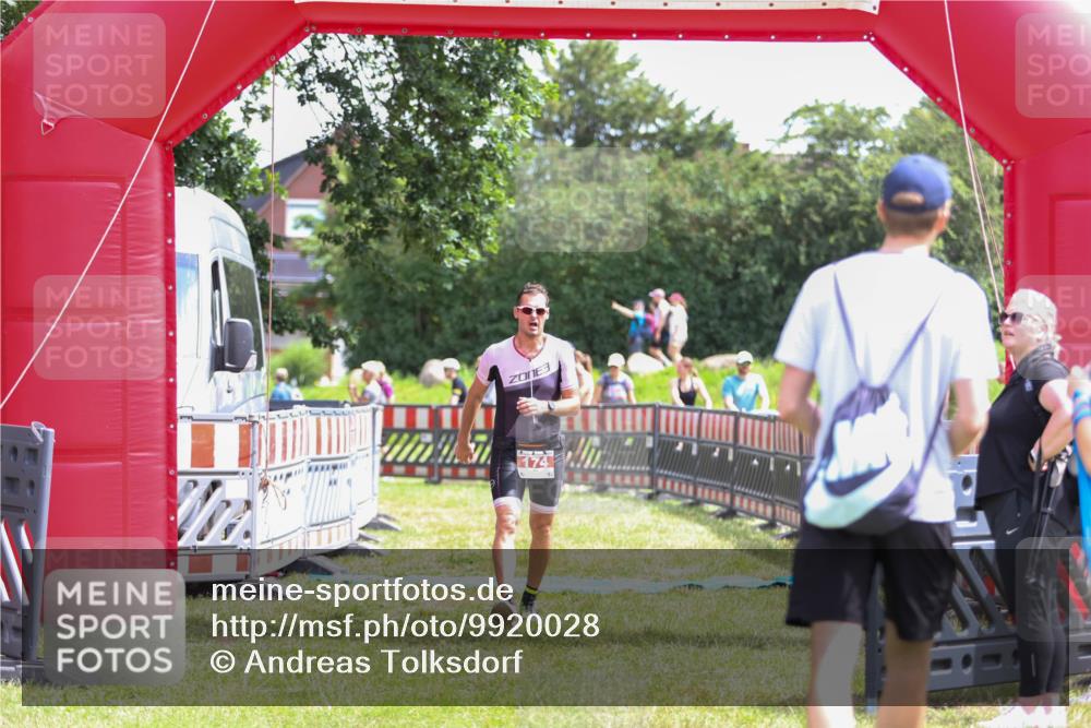 21.06.2026 - 29. Vierlanden-Triathlon Andreas Tolksdorf http://msf.ph/oto/9920028 21.06.2026 13:02:21 Ziel 174, 762 meine-sportfotos.de