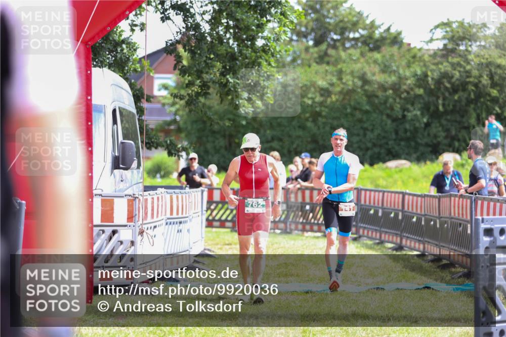 21.06.2026 - 29. Vierlanden-Triathlon Andreas Tolksdorf http://msf.ph/oto/9920036 21.06.2026 13:02:34 Ziel 35, 141, 757, 762 meine-sportfotos.de