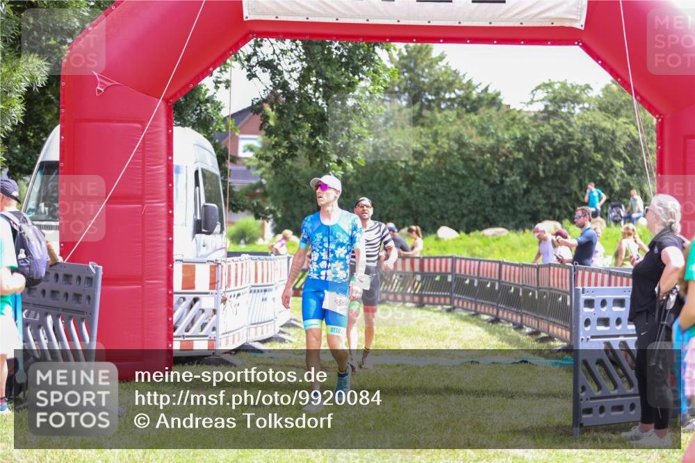 21.06.2026 - 29. Vierlanden-Triathlon Andreas Tolksdorf http://msf.ph/oto/9920084 21.06.2026 13:03:30 Ziel 139, 199, 728, 787, 979 meine-sportfotos.de