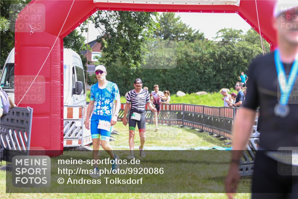 21.06.2026 - 29. Vierlanden-Triathlon Andreas Tolksdorf http://msf.ph/oto/9920086 21.06.2026 13:03:31 Ziel 139, 199, 728, 787, 979 meine-sportfotos.de