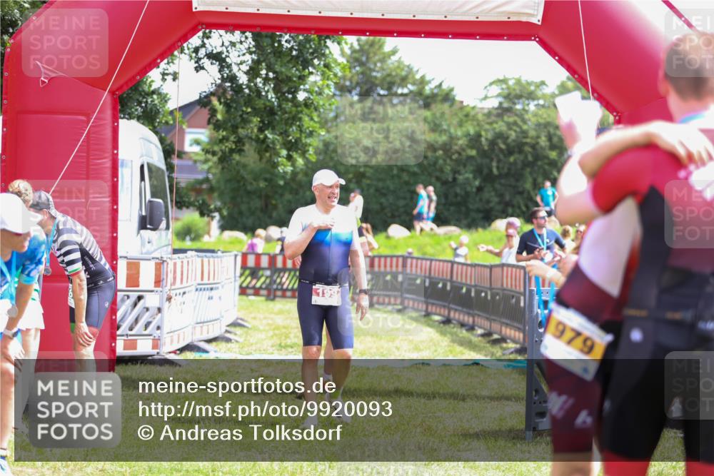 21.06.2026 - 29. Vierlanden-Triathlon Andreas Tolksdorf http://msf.ph/oto/9920093 21.06.2026 13:03:43 Ziel 728 meine-sportfotos.de