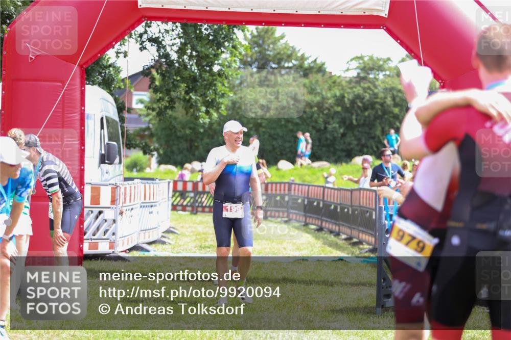 21.06.2026 - 29. Vierlanden-Triathlon Andreas Tolksdorf http://msf.ph/oto/9920094 21.06.2026 13:03:43 Ziel 728 meine-sportfotos.de