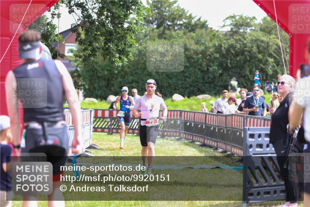 21.06.2026 - 29. Vierlanden-Triathlon Andreas Tolksdorf http://msf.ph/oto/9920151 21.06.2026 13:05:52 Ziel 72, 838 meine-sportfotos.de