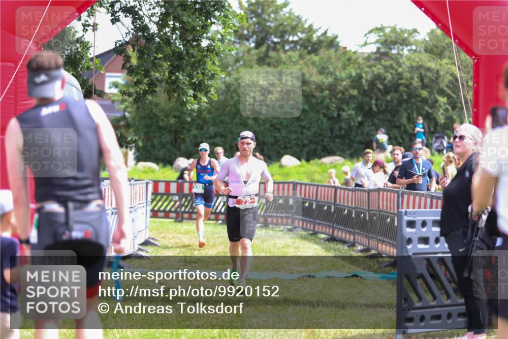 21.06.2026 - 29. Vierlanden-Triathlon Andreas Tolksdorf http://msf.ph/oto/9920152 21.06.2026 13:05:52 Ziel 72, 838 meine-sportfotos.de