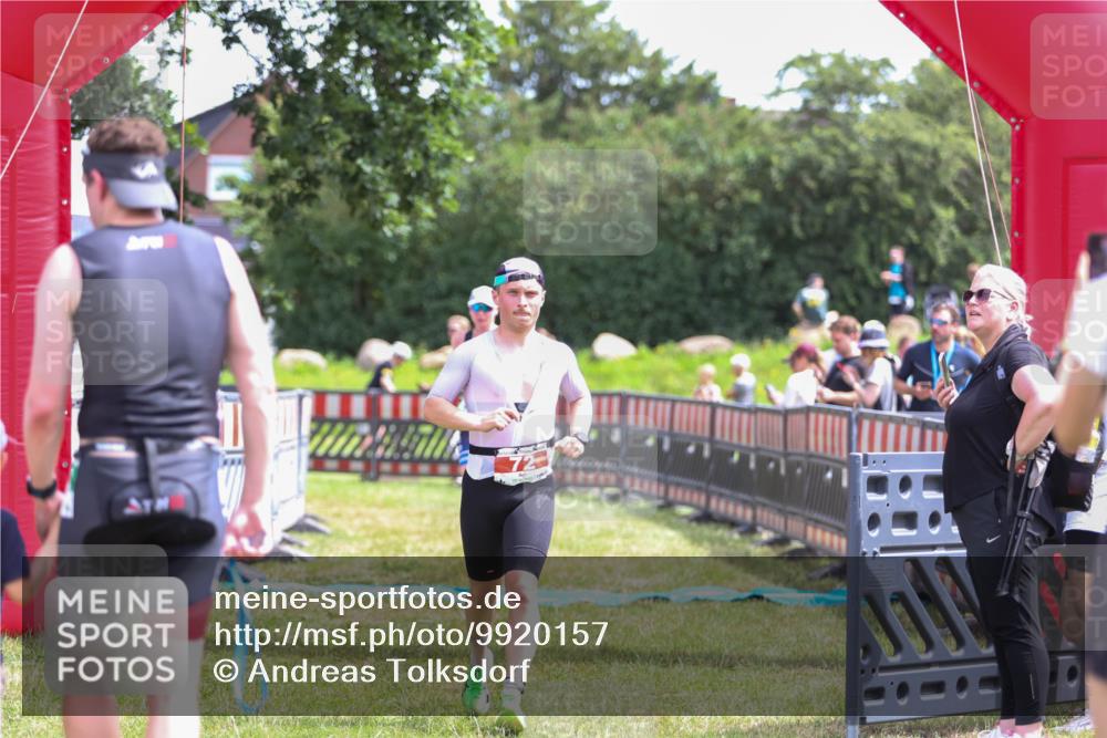 21.06.2026 - 29. Vierlanden-Triathlon Andreas Tolksdorf http://msf.ph/oto/9920157 21.06.2026 13:05:53 Ziel 72, 838 meine-sportfotos.de