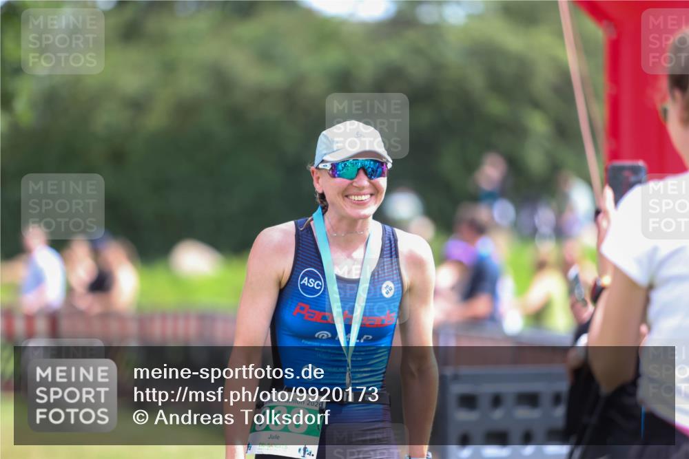 21.06.2026 - 29. Vierlanden-Triathlon Andreas Tolksdorf http://msf.ph/oto/9920173 21.06.2026 13:06:03 Ziel 121 meine-sportfotos.de