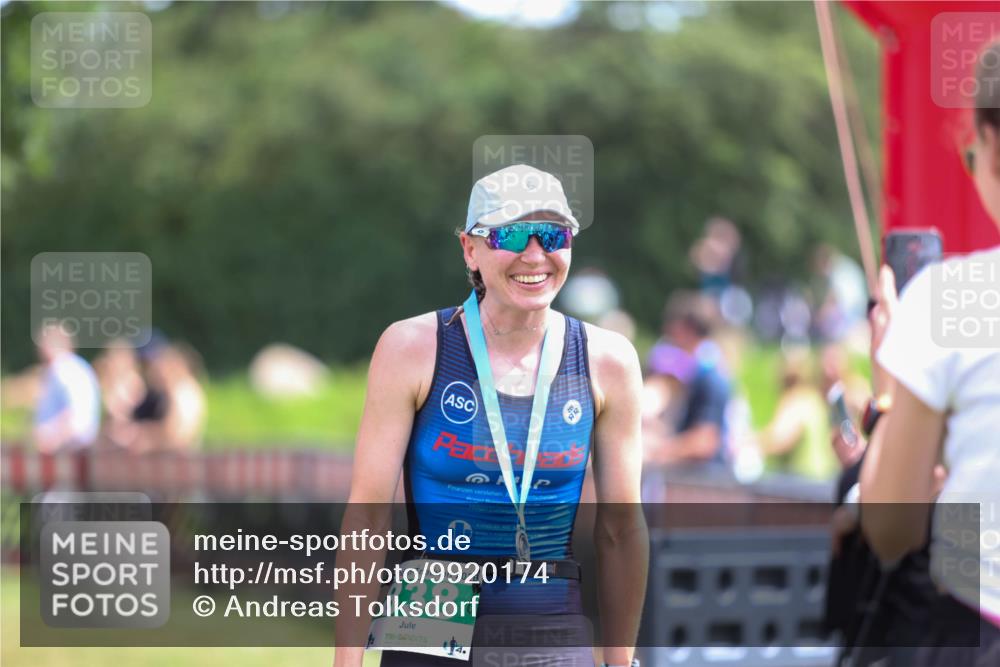 21.06.2026 - 29. Vierlanden-Triathlon Andreas Tolksdorf http://msf.ph/oto/9920174 21.06.2026 13:06:03 Ziel 121 meine-sportfotos.de