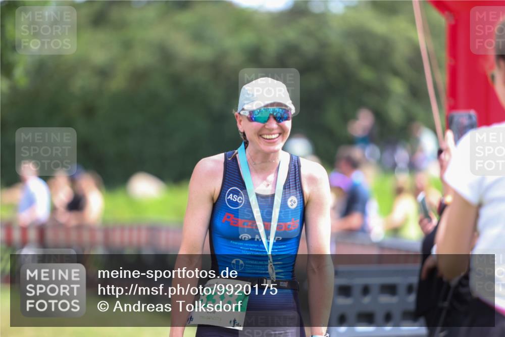 21.06.2026 - 29. Vierlanden-Triathlon Andreas Tolksdorf http://msf.ph/oto/9920175 21.06.2026 13:06:03 Ziel 121 meine-sportfotos.de