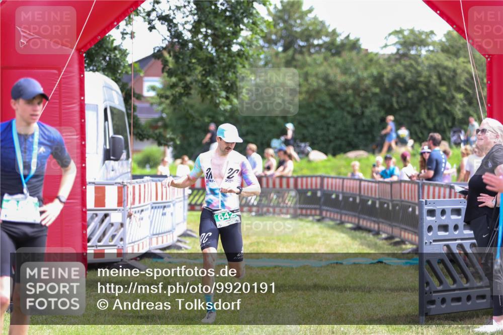 21.06.2026 - 29. Vierlanden-Triathlon Andreas Tolksdorf http://msf.ph/oto/9920191 21.06.2026 13:06:30 Ziel 642, 1358 meine-sportfotos.de