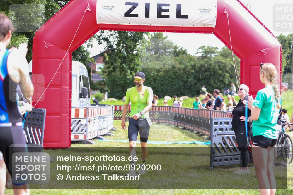 21.06.2026 - 29. Vierlanden-Triathlon Andreas Tolksdorf http://msf.ph/oto/9920200 21.06.2026 13:06:41 Ziel 1358 meine-sportfotos.de