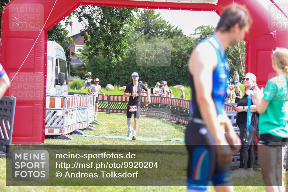 21.06.2026 - 29. Vierlanden-Triathlon Andreas Tolksdorf http://msf.ph/oto/9920204 21.06.2026 13:06:58 Ziel 55, 275 meine-sportfotos.de