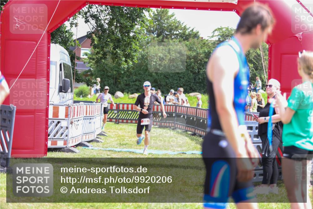 21.06.2026 - 29. Vierlanden-Triathlon Andreas Tolksdorf http://msf.ph/oto/9920206 21.06.2026 13:06:58 Ziel 55, 275 meine-sportfotos.de