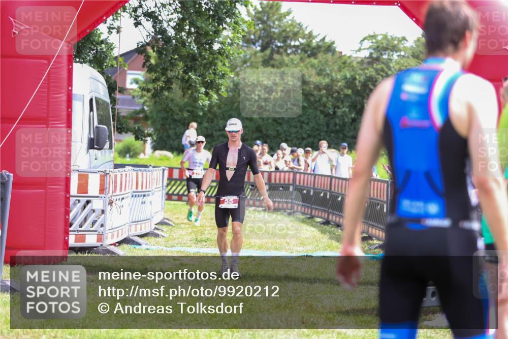 21.06.2026 - 29. Vierlanden-Triathlon Andreas Tolksdorf http://msf.ph/oto/9920212 21.06.2026 13:06:59 Ziel 55, 275 meine-sportfotos.de