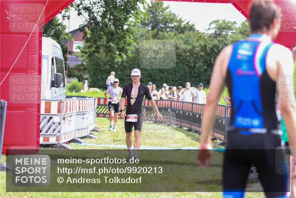 21.06.2026 - 29. Vierlanden-Triathlon Andreas Tolksdorf http://msf.ph/oto/9920213 21.06.2026 13:06:59 Ziel 55, 275 meine-sportfotos.de
