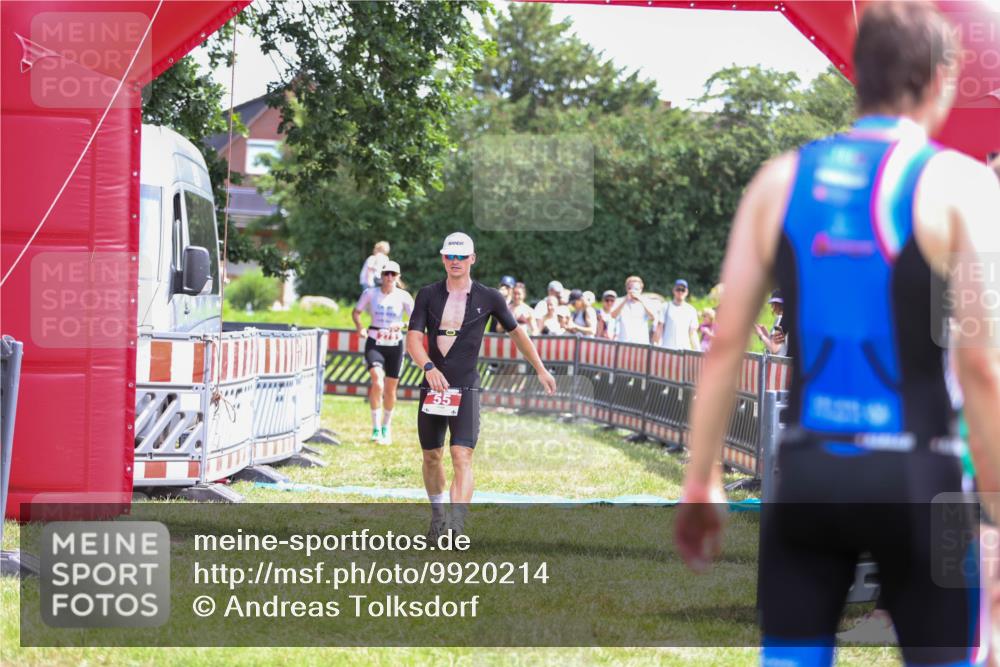 21.06.2026 - 29. Vierlanden-Triathlon Andreas Tolksdorf http://msf.ph/oto/9920214 21.06.2026 13:06:59 Ziel 55, 275 meine-sportfotos.de