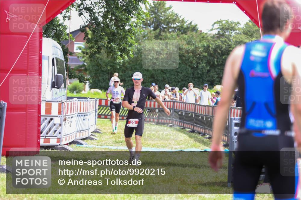 21.06.2026 - 29. Vierlanden-Triathlon Andreas Tolksdorf http://msf.ph/oto/9920215 21.06.2026 13:06:59 Ziel 55, 275 meine-sportfotos.de